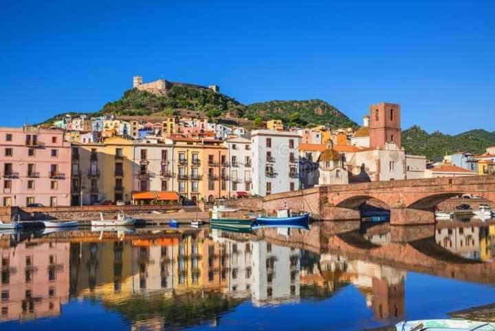 Le Camelie Camera Bosa Bagian luar foto